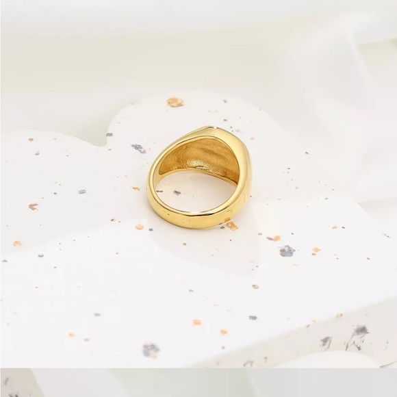 New Smile 18K Gold Happy Face Ring - Picture 6 of 7